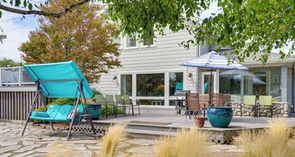 Steps to Beach: Home w/ Hot Tub in Oak Harbor!