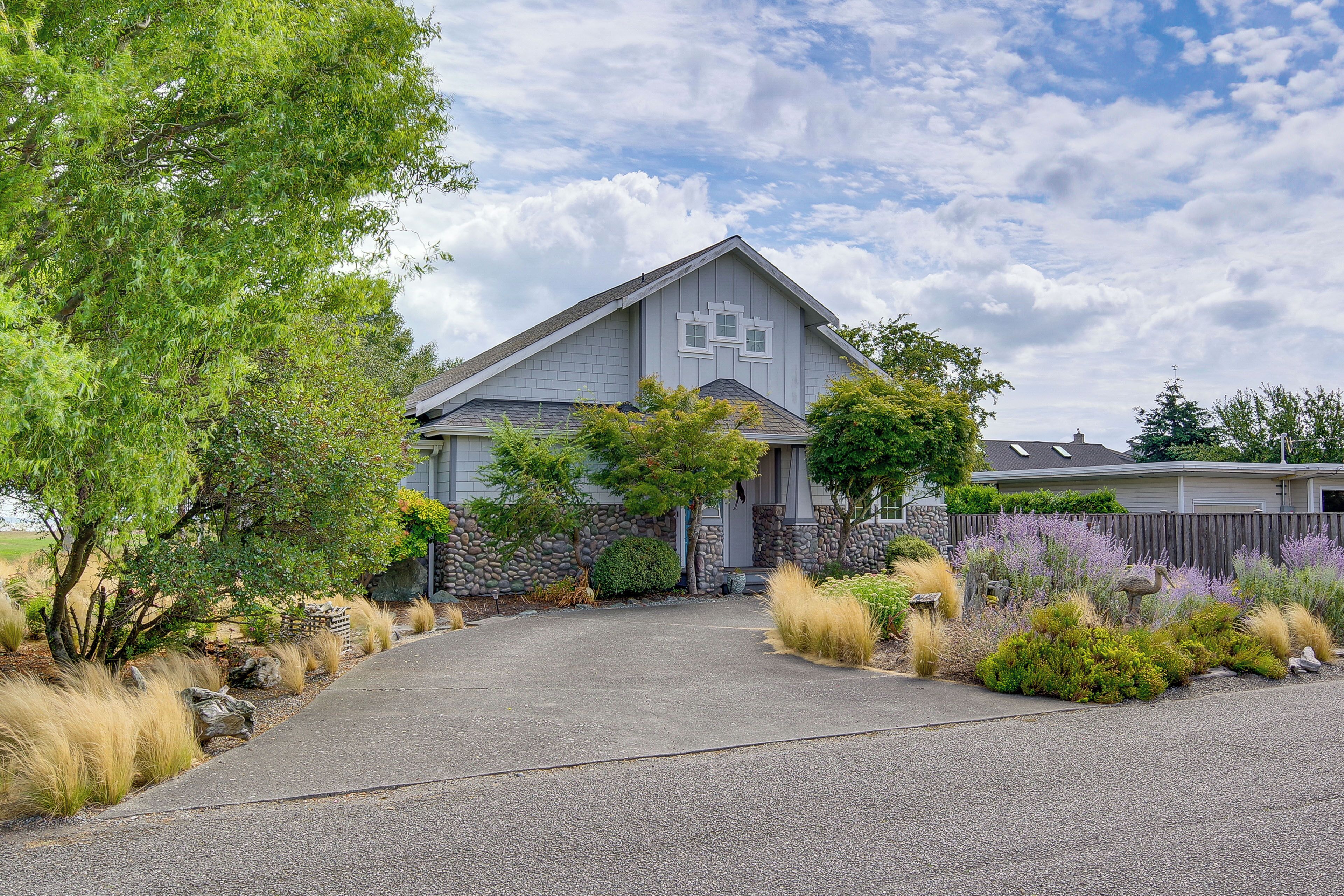 House (2 Bedrooms) | Front of property