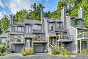 Apartment (3 Bedrooms) | Interior - Views & Indoor Pool! The Galena Territory Gem (Galena)