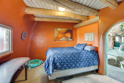 Taos Dome Home w/ Hot Tub, Fireplace + Mntn Views!