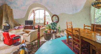 Taos Dome Home w/ Hot Tub, Fireplace + Mntn Views!