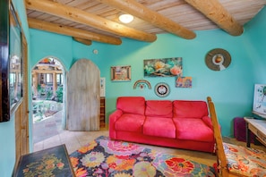 Interior - Taos Dome Home w/ Hot Tub, Fireplace + Mntn Views! (Arroyo Hondo)