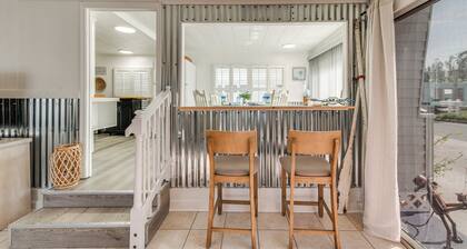 Screened-in Patio: Home 2 Mi to Cortez Beach!