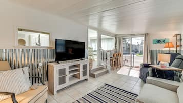 ハウス (2 Bedrooms) | リビング エリア | テレビ