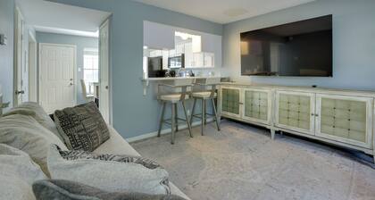 Pets Welcome! Humble Townhome 4 Mi to Airport