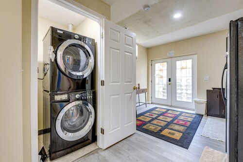 Pets Welcome! Cozy Family Apartment in Sterling