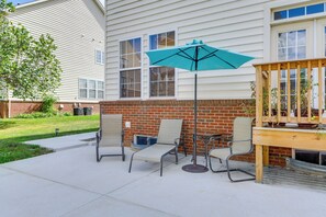 Apartment (2 Bedrooms) | Interior - Pets Welcome! Cozy Family Apartment in Sterling (Sterling)