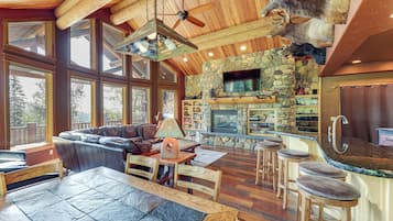 House (4 Bedrooms) | Interior