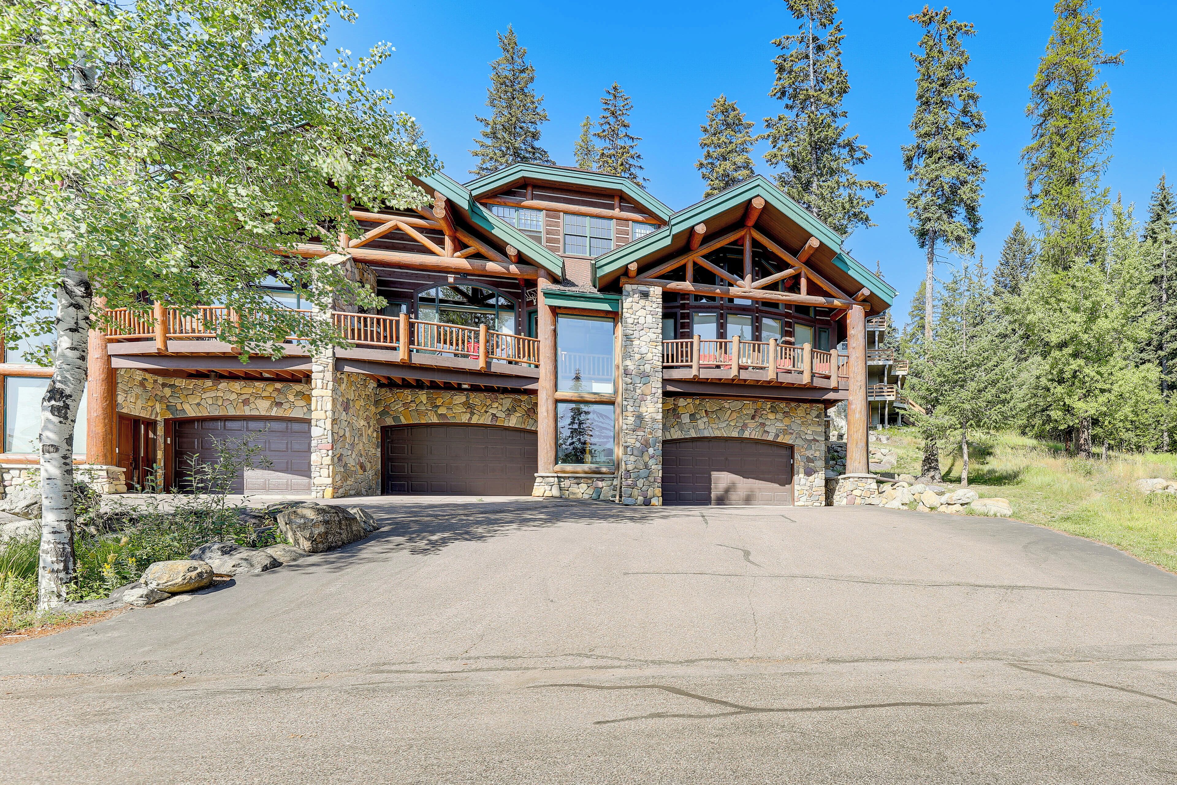 House (4 Bedrooms) | Front of property