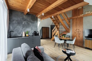 Apartament 14 | Living area | Flat-screen TV