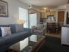 Comfort Condo, 2 Bedrooms, Garden View | Living room
