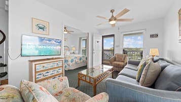 Comfort Condo, 2 Bedrooms, Garden View | Living room