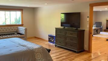 4 slaapkamers, een strijkplank/strijkijzer, gratis wifi, beddengoed