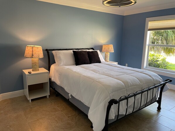 3 bedrooms, desk, iron/ironing board, free WiFi