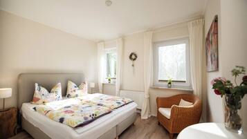 11 Gartenglueck | Individually decorated, individually furnished, blackout drapes