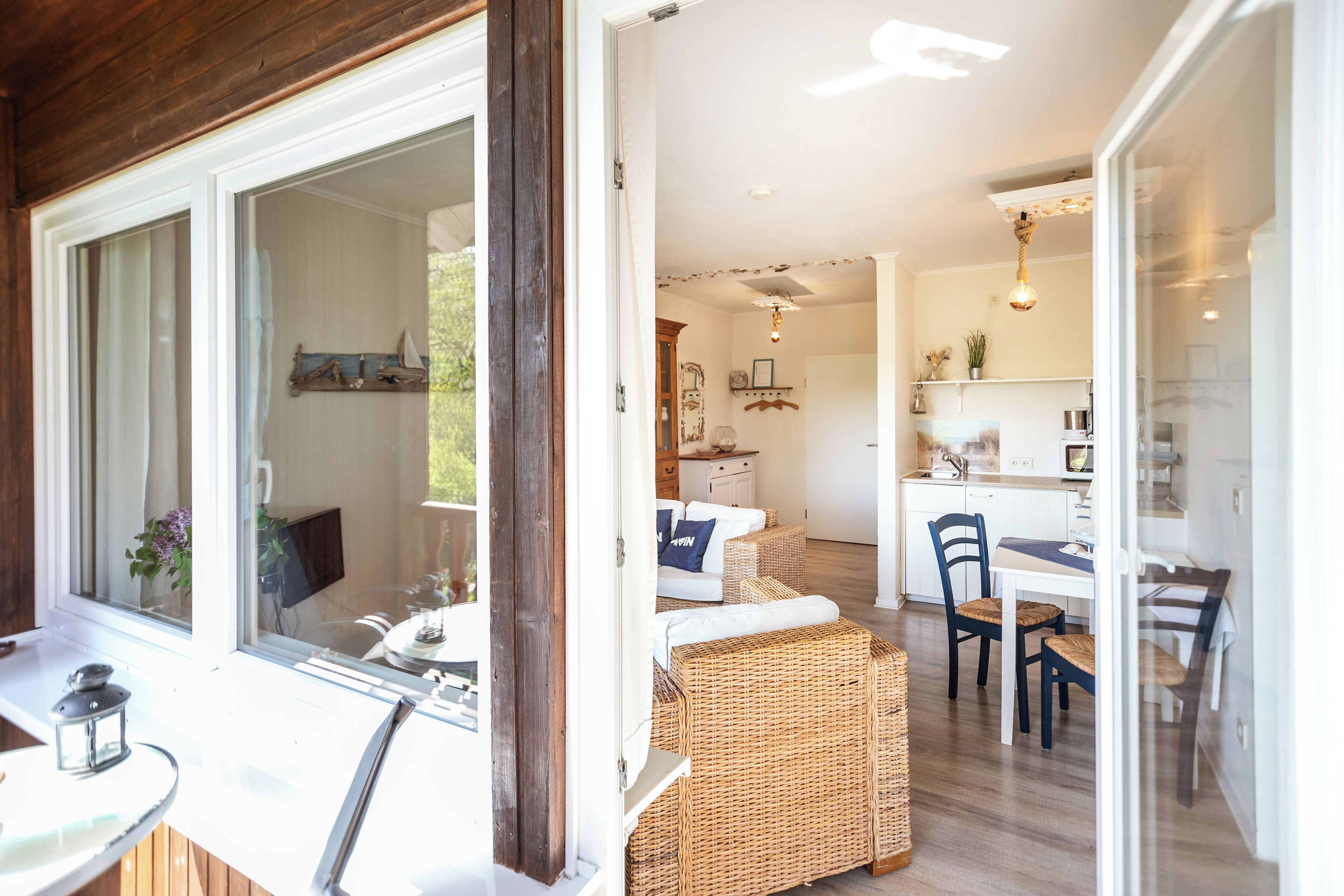 06 Muschelsammler | Living area | 80-cm flat-screen TV with digital channels, table football, ping pong