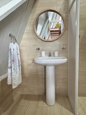 Handtücher, Seife, Toilettenpapier