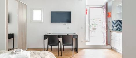 1 camera, ferro/asse da stiro, accesso a Internet, lenzuola