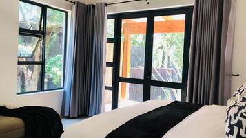 3 bedrooms, iron/ironing board, Internet, bed sheets