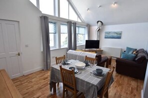 Smart TV, DVD player, books