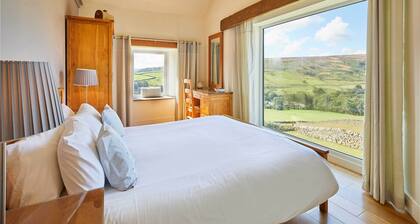 Host & Stay | Edge Farm