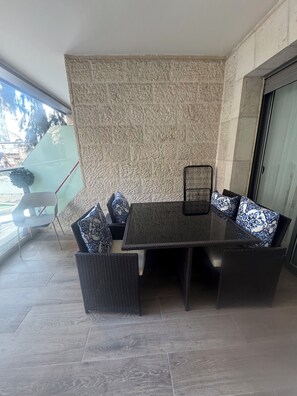 Outdoor dining - in the heart of jerusalem- luxury apartment- harav kook 7 project (Jerusalem)