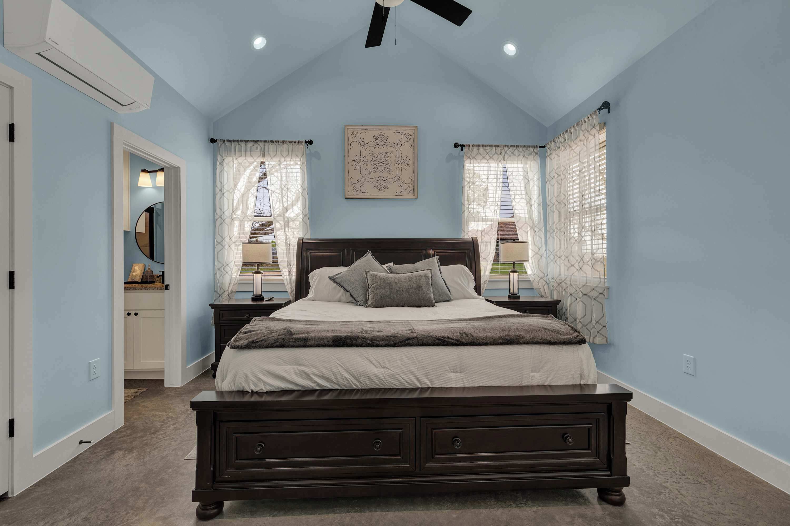 4 bedrooms, WiFi, bed sheets