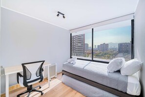2 dormitorios, tabla de planchar con plancha, wifi y ropa de cama