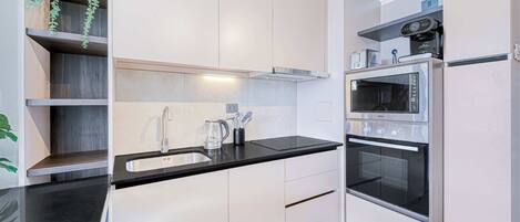 Fridge, microwave, stovetop, toaster