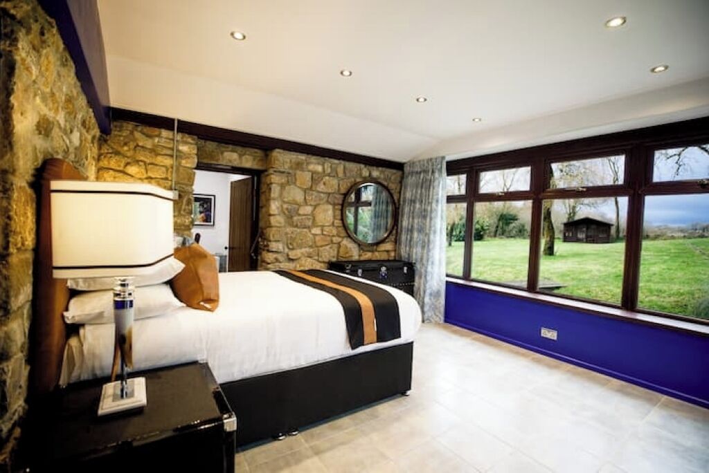 2 slaapkamers, een strijkplank/strijkijzer, wifi, beddengoed