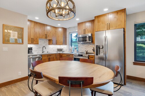 Updated 2BR Condo in Frisco, CO w private deck!