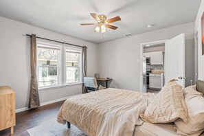 1 bedroom, iron/ironing board, travel cot, WiFi