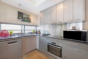 Apartment, Smoking