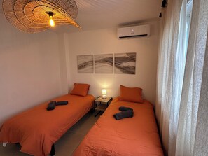 2 bedrooms, iron/ironing board, Internet, bed sheets