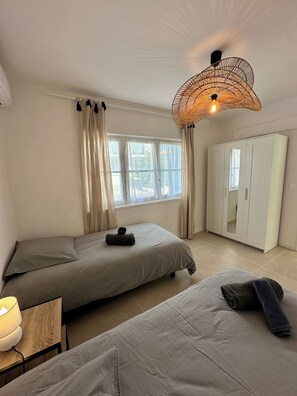 2 bedrooms, iron/ironing board, Internet, bed sheets