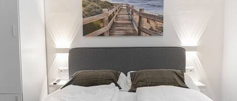 9 bedrooms, WiFi, bed sheets