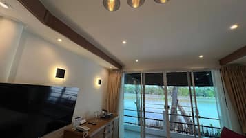 Room, 1 Bedroom, Accessible, Smoking | Interior