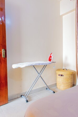 2 bedrooms, iron/ironing board, WiFi, bed sheets