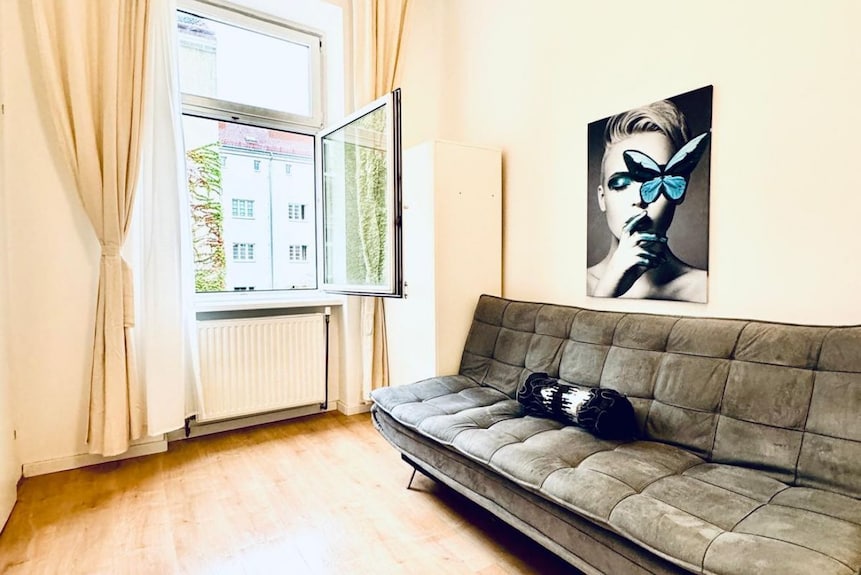 Cozy Stay In Shared Apt Short Walk To Westbahnhof - 빈