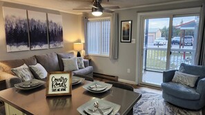 Smart TV, table tennis