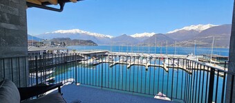 多拉托湖濱碼頭旅館  