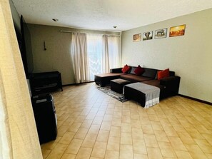 Villa, 3 Bedrooms, Accessible, Smoking | Living area