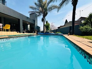 Pool - Villa Picasso Sandton (Johannesburg)