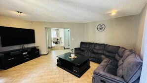 House, 1 Bedroom, Accessible, Smoking | Living room - Villa Picasso- 1 Bed Villa (Johannesburg)