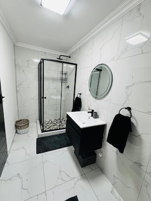 Appartement, 1 chambre, fumeur, patio | Salle de bain