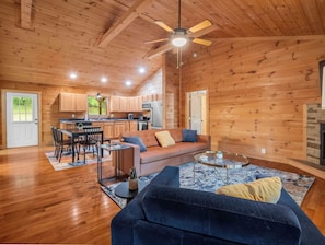 Smart TV, fireplace
