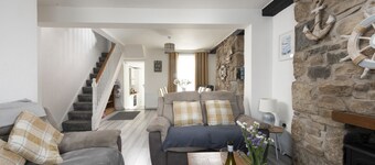 Bryher Cottage, Longrock -  a cottage that sleeps 6 guests  in 3 bedrooms