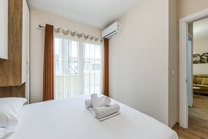2 chambres, fer et planche à repasser, Wi-Fi, draps fournis