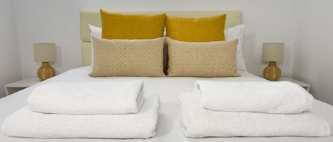 2 chambres, fer et planche à repasser