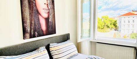 熨斗/熨衣板、WiFi、床单